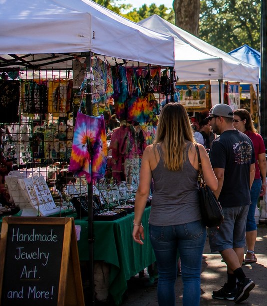 Art and handmade booths